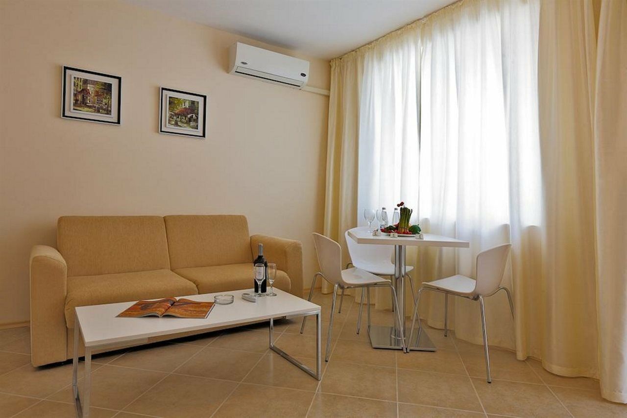 Emberli Aparthotel Lozenets ภายนอก รูปภาพ